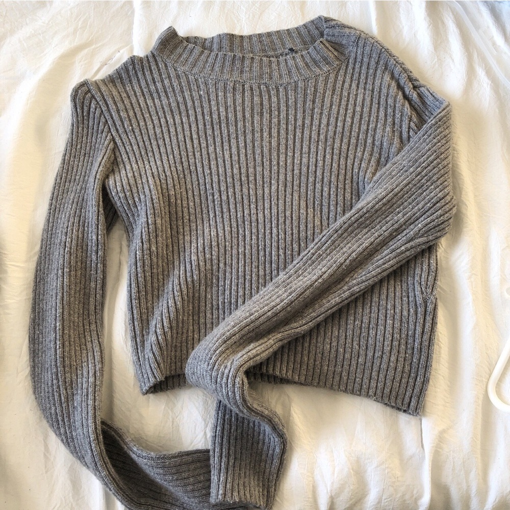 Brandy Melville sweater
